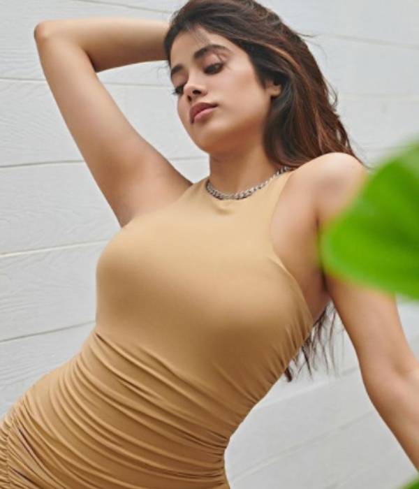 வரிசையாக படங்கள்