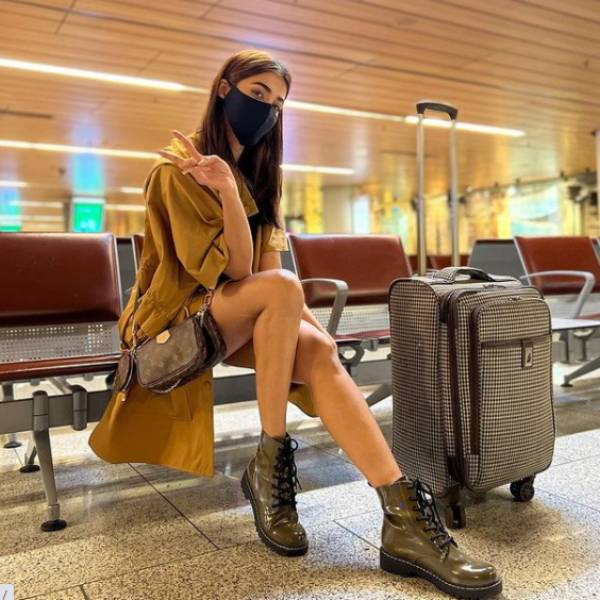 ஸ்டைலான போஸ்