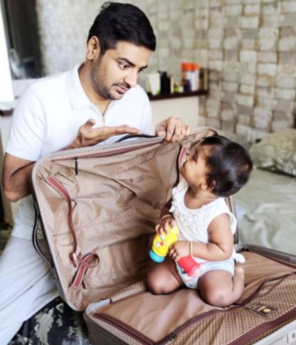 மகளுடன் அழகிய தருணம் 