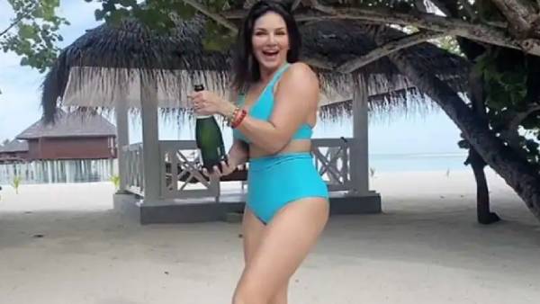 பிகினியில்