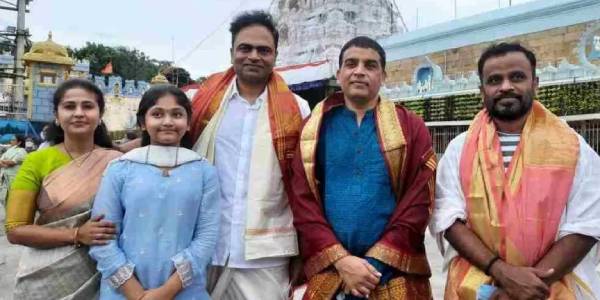 திருப்பதியில் சாமி தரிசனம்