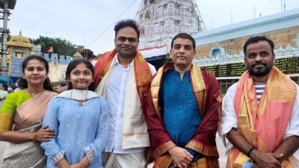 திருப்பதியில் சாமி தரிசனம் திருப்பதியில் சாமி தரிசனம்