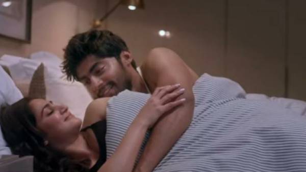 படுக்கையறை ரொமான்ஸ் காட்சி 