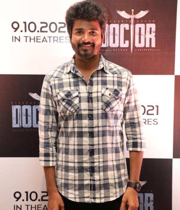 சிவகார்த்திகேயன் நின்ற ஆப்பிள் பாக்ஸ்