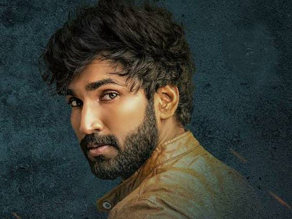 வில்லனாக ஆதி