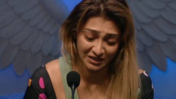 கதறி அழுத அக்‌ஷரா