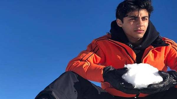 கைது செய்யப்பட்ட ஆர்யான் 