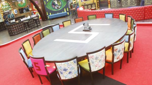 பெரிய டைனிங் ஹால்