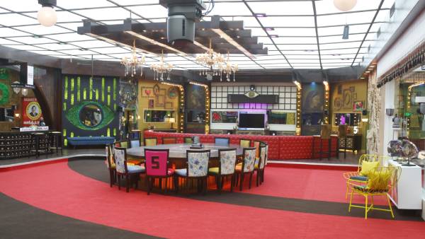 லிவ்விங் ஏரியா 