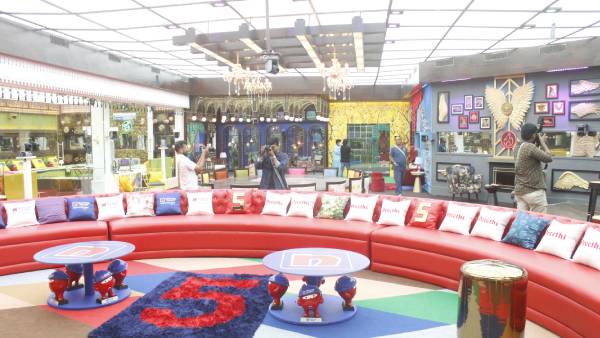 கன்ஃபெஷன் ரூம் 