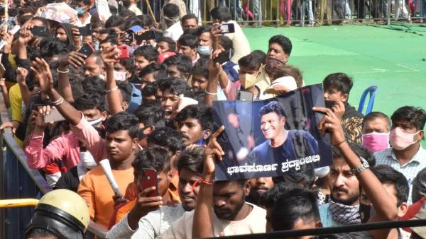 10 லட்சம் ரசிகர்கள் கண்ணீர்