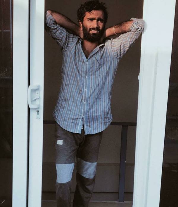 விக்ரம் ஹீரோவாக விக்ரம் ஹீரோவாக