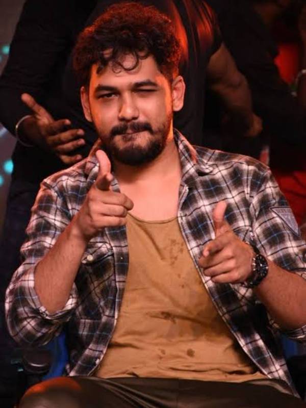 தனித்துவமான பாடல்கள்