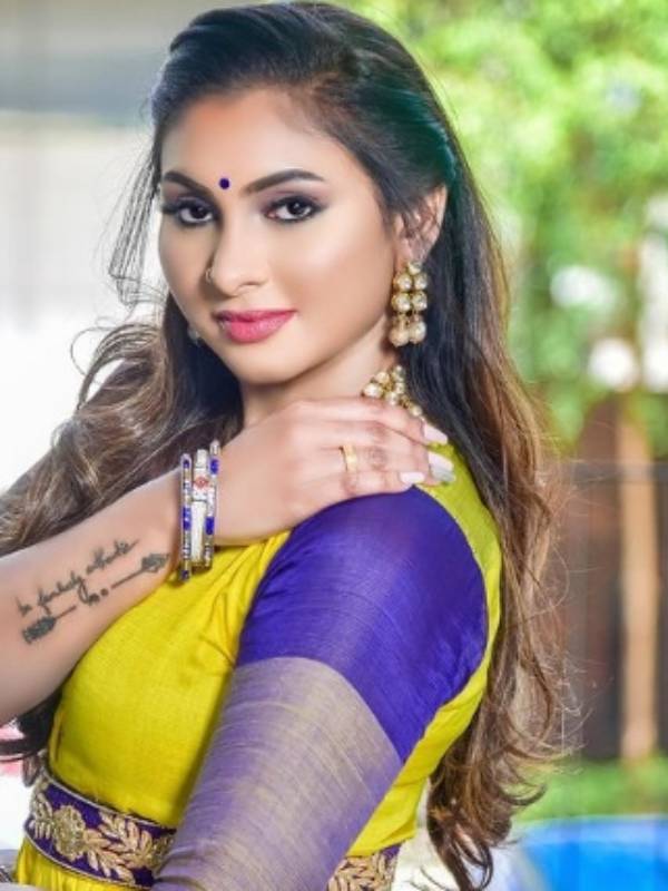 இவரும் போட்டியாளரா 