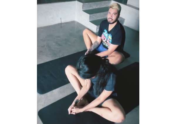 நாடகக் கலைஞருடன் காதல் - பிரிவு 