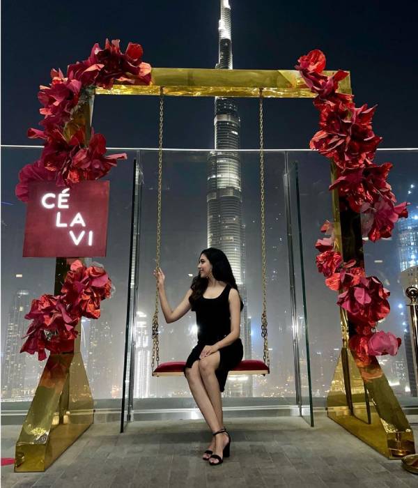 பார்பி கேர்ள் ஊஞ்சலாடுகிறது பார்பி கேர்ள் ஊஞ்சலாடுகிறது