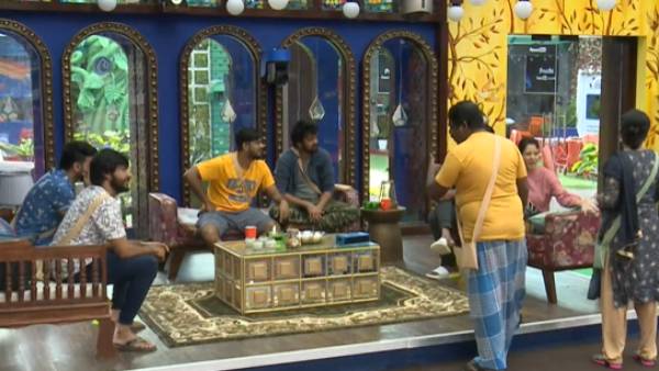 மொபைல் பயன்படுத்துறாரா