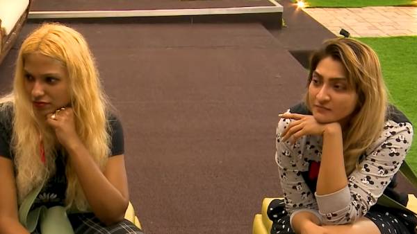 அலறி கத்தும் தாமரை செல்வி