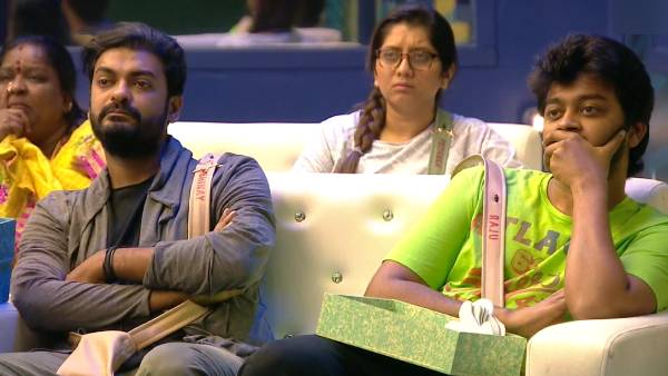 கண்கள் கலங்கிய ரசிகர்கள் கண்கள் கலங்கிய ரசிகர்கள்