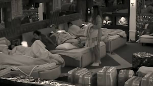 எச்சரிக்கும் பிரியங்கா 