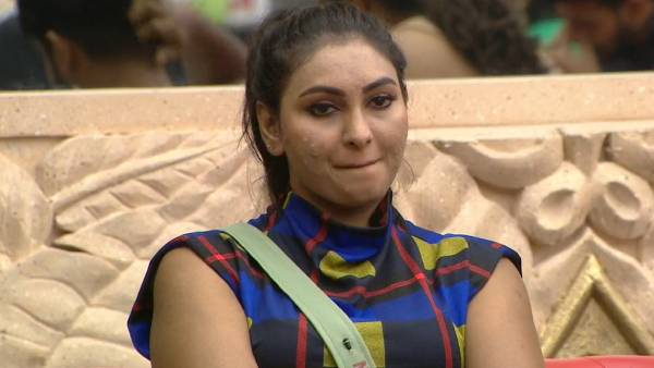 முதல் நபராக எவிக்ட்டான நாடியா 