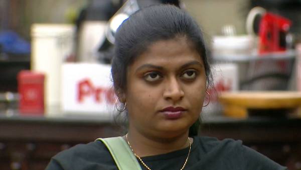 நாமினேட் ஆனவர்கள் 