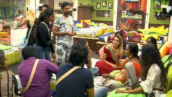 பிளவுப்பட்ட பிக்பாஸ் வீடு 