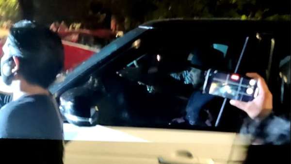 போர்டிங் பாஸ் கூட இல்லை 