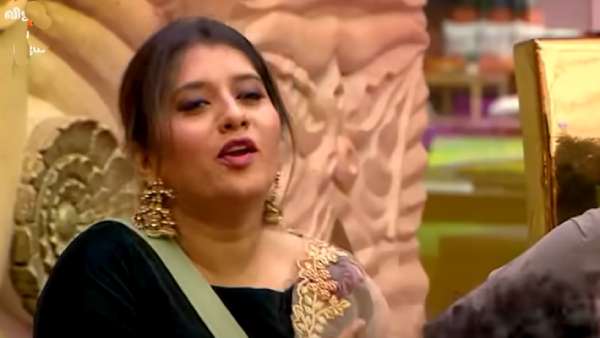 பிரியங்காவுக்கு எரிச்சல்