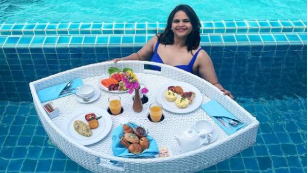 பிகினியில்