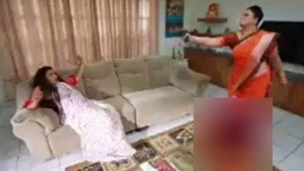 வெண்பாவை சுடும் செளந்தர்யா வெண்பாவை சுடும் செளந்தர்யா