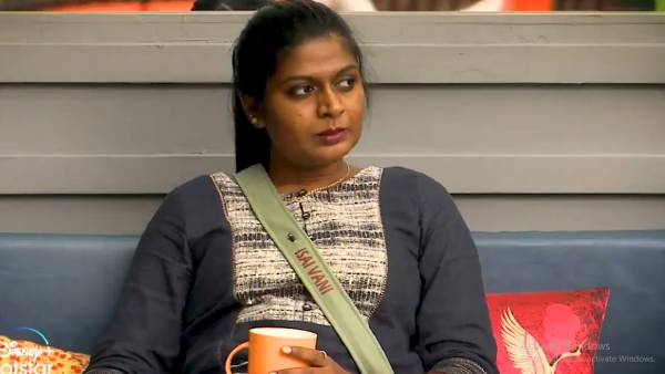 அடிக்கடி காட்டுறாரு