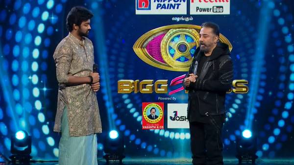 மிமிக்ரி ஆர்ட்டிஸ்ட் 