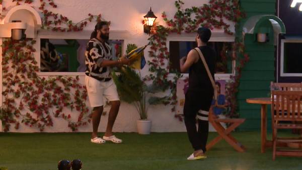 பிஞ்சுப்போன குடை 