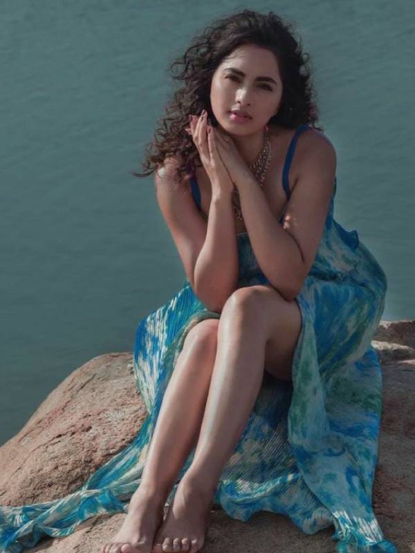 ஜிவி பிரகாஷ் ஜோடியாக