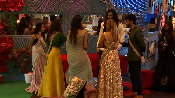 அப்படியே வெளியே போயிடட்டா