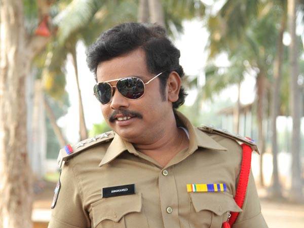 மூன்று கதாப்பாத்திரங்கள் மூன்று கதாப்பாத்திரங்கள்