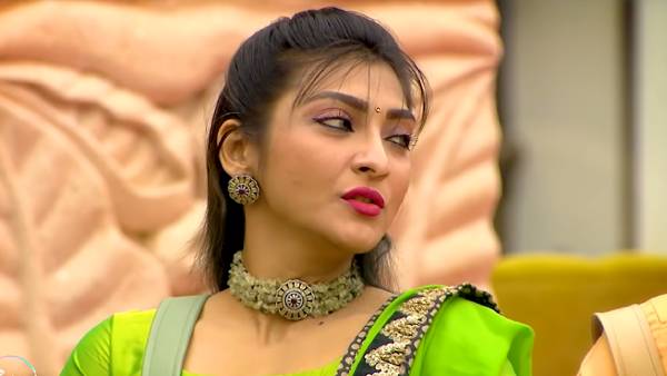 கடுப்பான அக்‌ஷரா