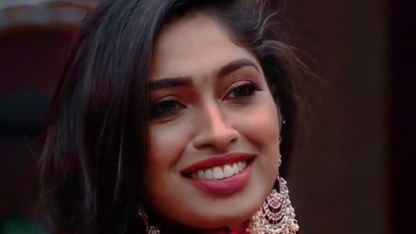 பாராட்டி பாராட்டியே