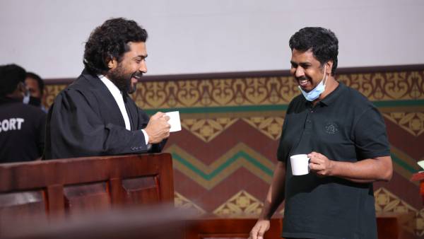 இயக்குநருக்கு பாராட்டு இயக்குநருக்கு பாராட்டு