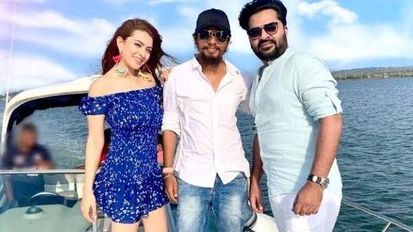 ஹன்சிகாவுடன் இணைந்து ஹன்சிகாவுடன் இணைந்து