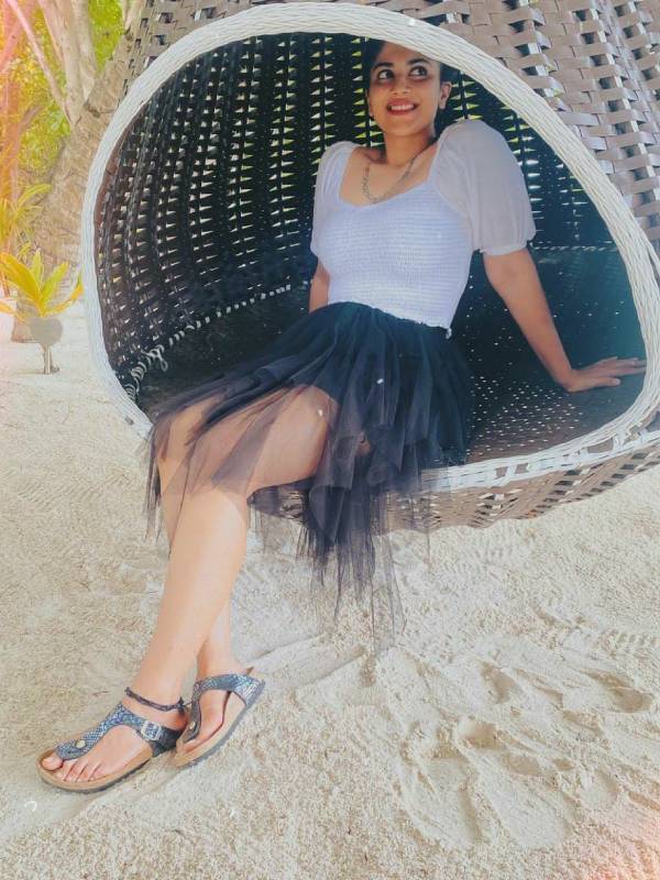 பெரிதாக கவர்ச்சி காட்டாமல்