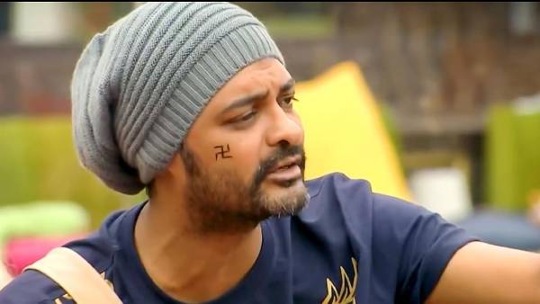 தட்டிப்பறித்த இசைவாணி