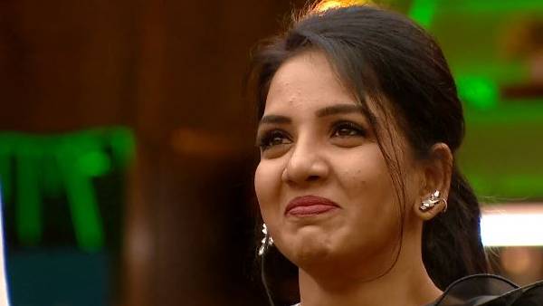 பாவனி ஆர்மி ஹேப்பி