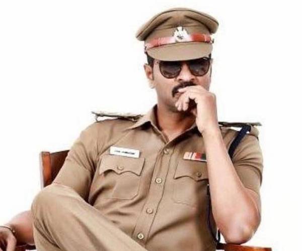 காவல்துறை அதிகாரி