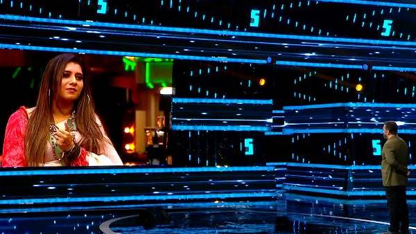 வழியும் பிரியங்கா