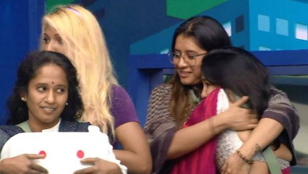 பிரியங்கா பாவனி ஹாப்பி