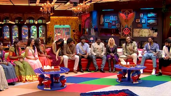 முதல் நபராக நாடியா சங் 