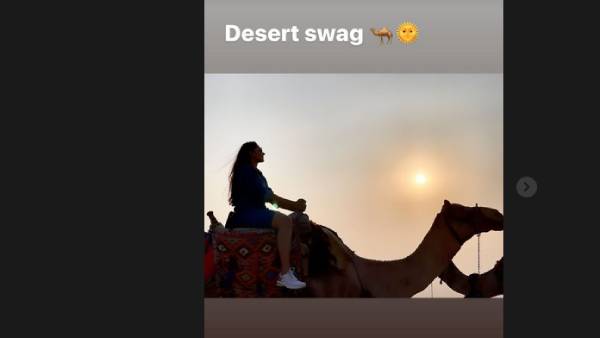 ஒட்டக சவாரி செய்த ஆன்டிரியா 