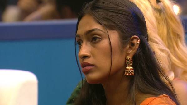 ஸ்ருதி வெளியேறுவார் 